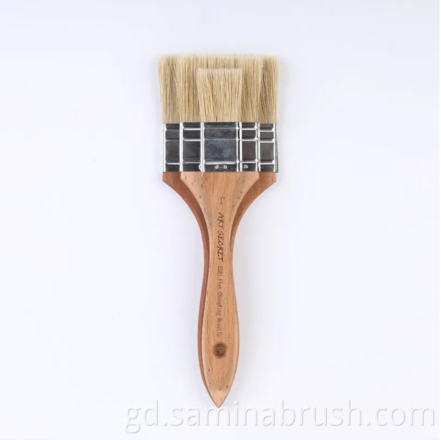 A 'GABHAIL A' GABHAIL A-STEACH Brush Set